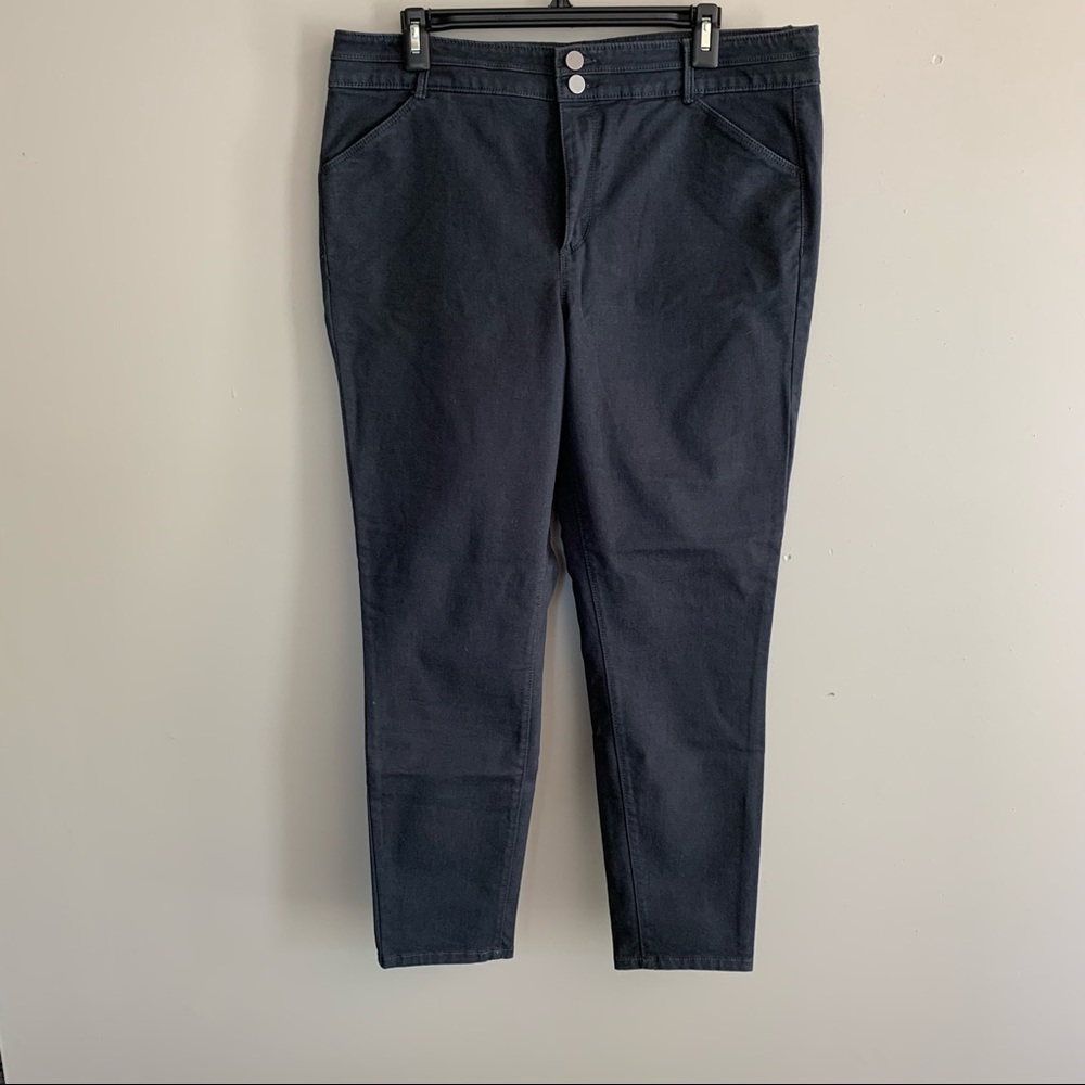 Loft Curvy Jeans • New with tags • regular length